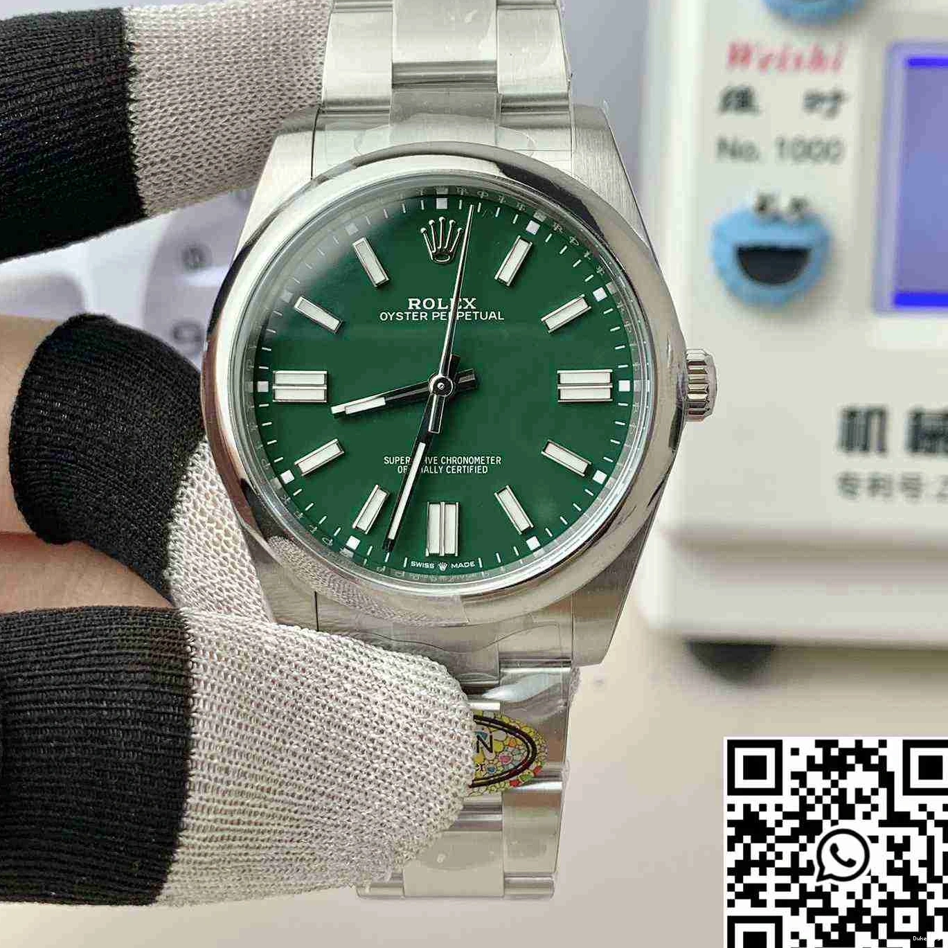 M124300-0005 41MM Clean Oyster Dial Green Factory Rolex Perpetual 0913